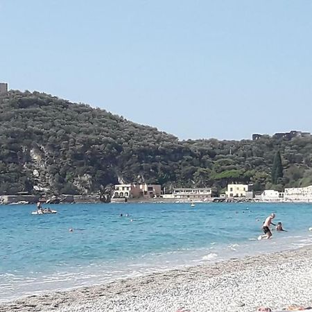 Appartamento Vittoria Pietra Ligure Exteriér fotografie