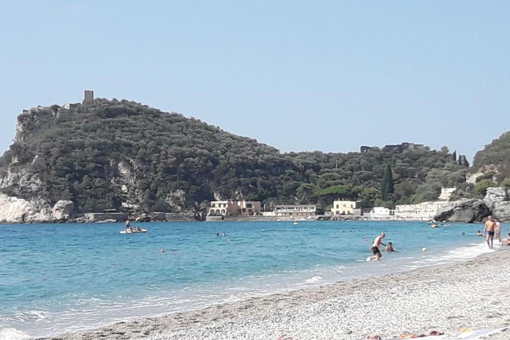 Appartamento Vittoria Pietra Ligure Exteriér fotografie