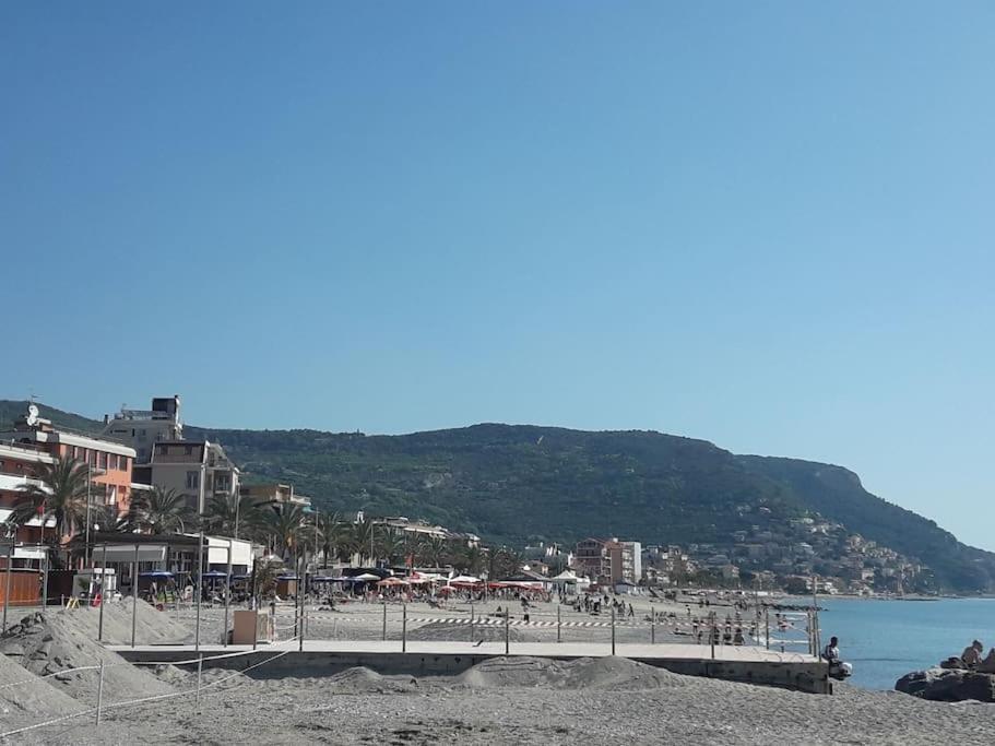 Appartamento Vittoria Pietra Ligure Exteriér fotografie